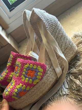 Zapatilla esparto cuña multicolor , de diseño
