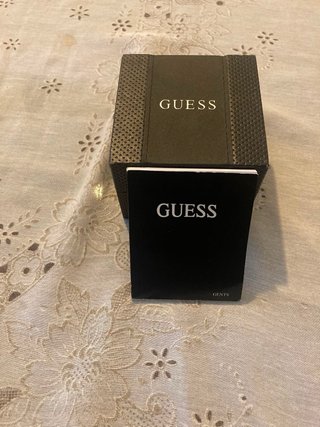 Reloj Guess Hombre Caja e Instrucciones