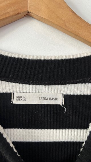 Vestido de rayas blanco y negro