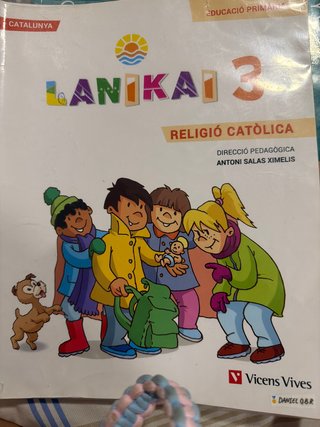 Lanikai 3, Educació Primaria, Religió Católica,...