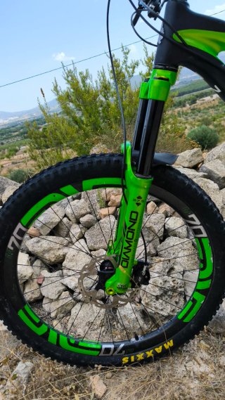 Bicicleta Enduro Intense T275C Full Carbon,13.3 kg
