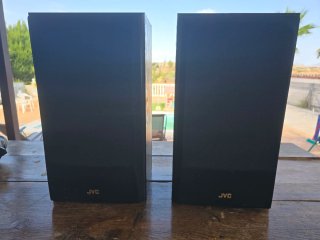 Altavoces JVC Negros