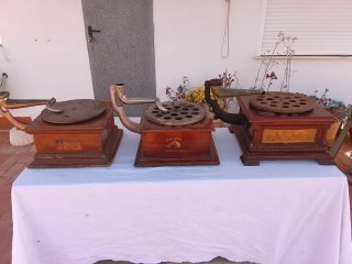 Cajas de gramófono La Voz de su Amo
