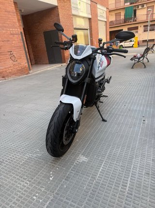 Ducati Monster 937 +