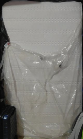 2 Colchones 105x190: 100€.  1 colchón: 55€