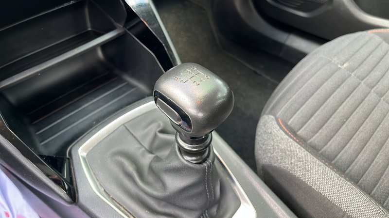 Peugeot 2008 2022, foto 12