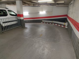Plaza doble garaje