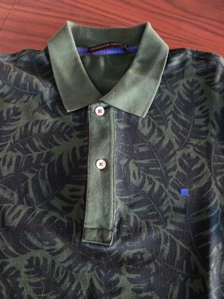 Polo chico estampado hojas