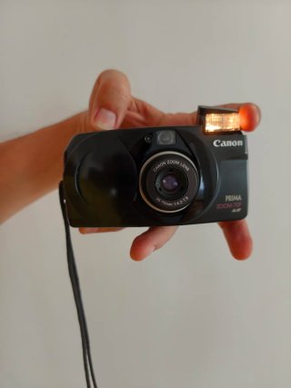Canon Prima Zoom 70F Cámara Analógica Negra