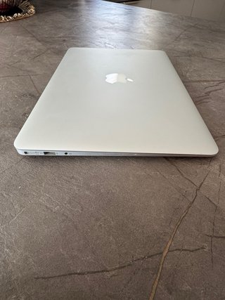 MacBook Air 13” 2018 i5 8GB 128GB SSD Plata