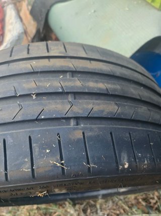 Neumático lanvigator 235/30 r20