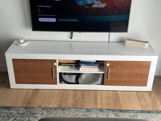Mueble TV Blanco y Madera