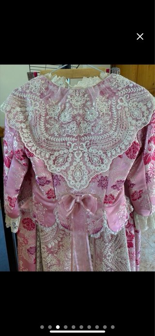 Traje de Fallera con 2 Corpiños y manteletas.