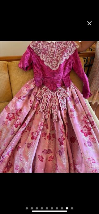 Traje de Fallera con 2 Corpiños y manteletas.