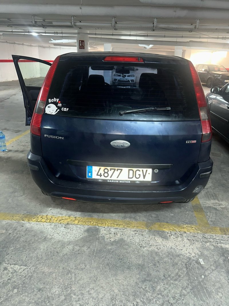 Ford Fusion 2005 - foto 1