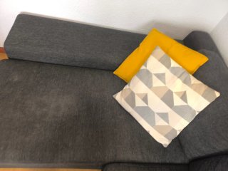 Sofá chaise longue modular gris antracita.