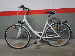 BICICLETA DE PASEO MARCA GIANT CASI NUEVA 28"