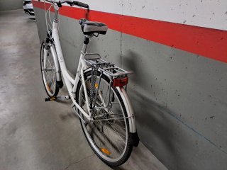 BICICLETA DE PASEO MARCA GIANT CASI NUEVA 28"