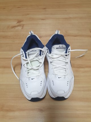 Zapatillas Nike Air blancas y azules