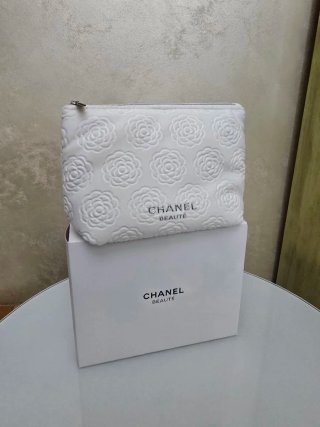 Pochette bianca in velluto, molto morbida al tatto