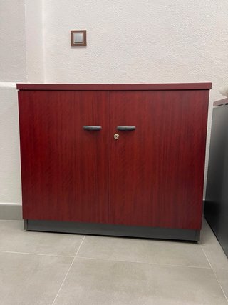 Escritorio de oficina modular con cajonera