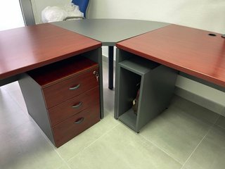 Escritorio de oficina modular con cajonera