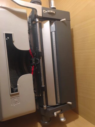 Máquina de escribir Olivetti Línea 90