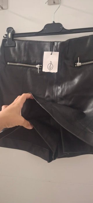 Falda pantalón efecto piel cremalleras