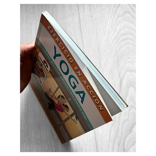 LIBRO Ejercicios en acción YOGA (Guía visual)