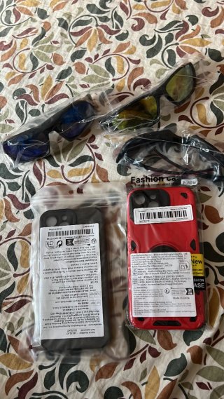 Funda iPhone 13 Pro Max Roja + Lentes  Valladolid.