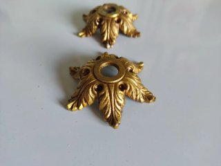 2 BOBECHES DE BRONCE PARA LÁMPARA
