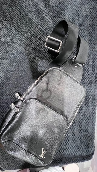 Bolso Louis Vuitton Negro y Plateado