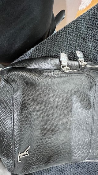 Bolso Louis Vuitton Negro y Plateado