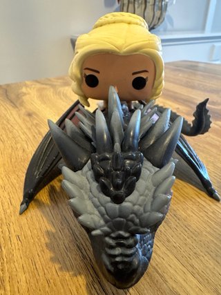 Funko Pop Daenerys y Dragón