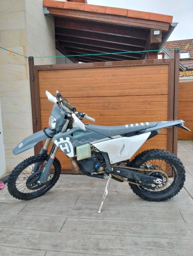 Husqvarna TBI 300 Pro 2024 Enduro Moto