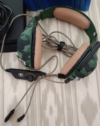 PS4 + Mando + 13 Juegos + Auriculares