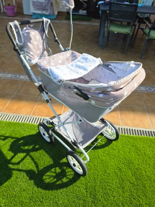 Carro DeCuevas Reborn con sombrilla