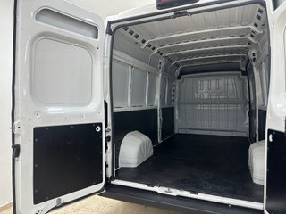Peugeot Boxer 2023 L3H2