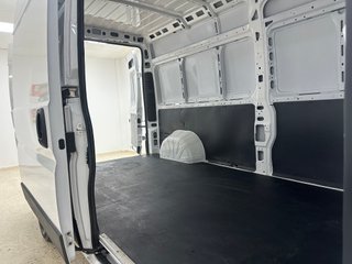 Peugeot Boxer 2023 L3H2