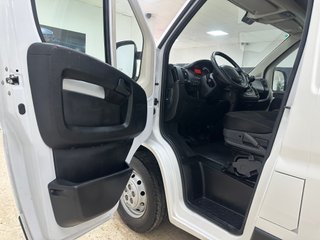 Peugeot Boxer 2023 L3H2