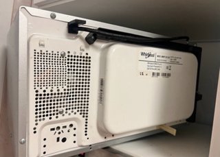 Microondas Whirlpool con adaptador universal