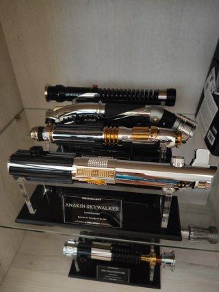 Colección Star Wars: Empuñaduras metalicas + Base