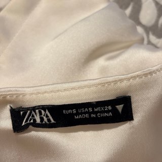 Top Zara Flores Beige Blanco