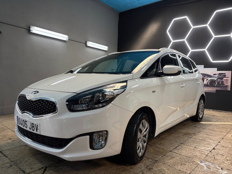 KIA Carens 2015 - foto 1