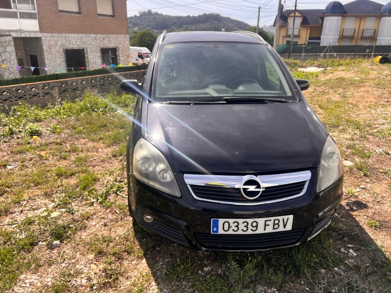 Opel Zafira 2006 - foto 1