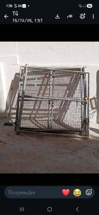 Puerta de valla metálica para parcela