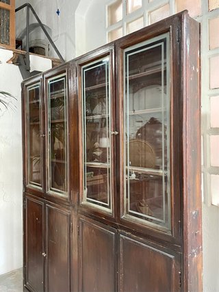 Antigua vitrina/alacena farmacia en madera