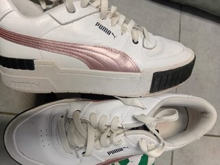 Zapatillas Puma Blancas y Rosas