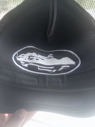 Cappellino uomo nero con logo ovale