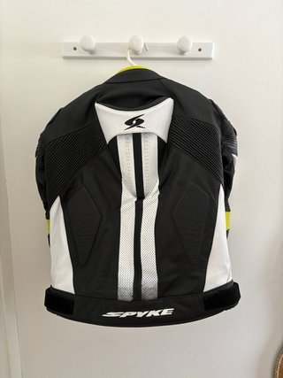 Mono 2 piezas Spyke Talla 52 NUEVO